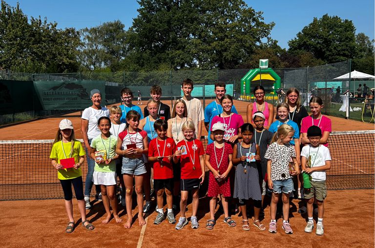 Die Jugendsieger bei den Voxtruper Tennisdays